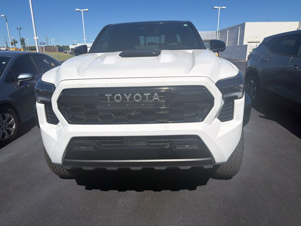 Used 2025 Toyota Tacoma TRD Pro AWD/4WD image 2