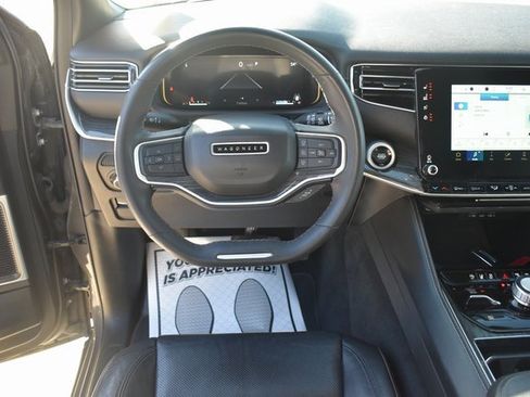 Used 2022 Jeep Wagoneer Series III image 16