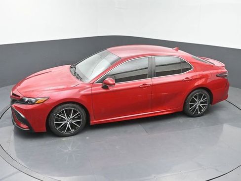 Used 2023 Toyota Camry SE image 30