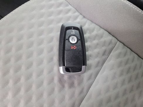 Used 2020 Ford Escape SE image 32