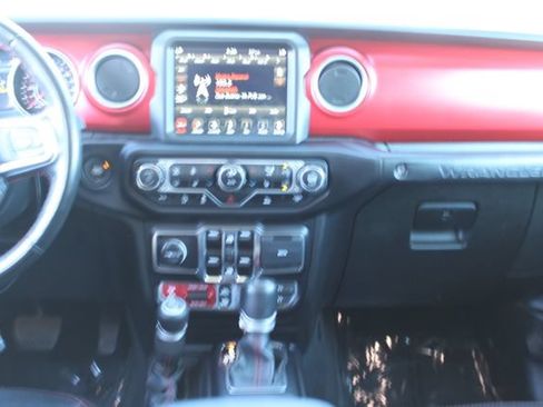 Used 2022 Jeep Wrangler Unlimited Rubicon w/ LED Lighting Group AWD/4WD image 13