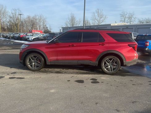 Used 2025 Ford Explorer ST w/ Sun And Sound Package image 6