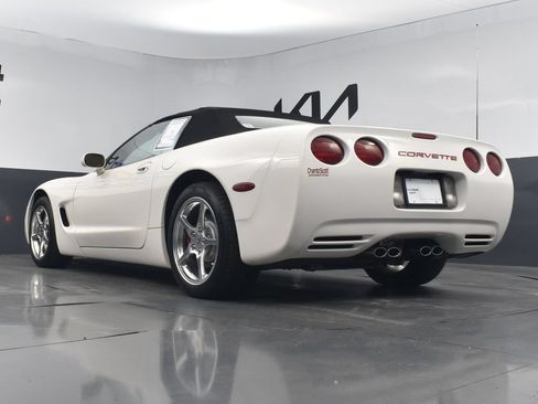 Used 2002 Chevrolet Corvette Convertible w/ Preferred Equipment Group2 RWD image 20