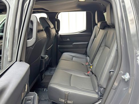 Used 2025 Toyota Tacoma Limited AWD/4WD image 43