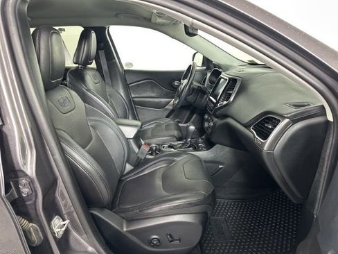 Used 2019 Jeep Cherokee Overland w/ Technology Group image 14