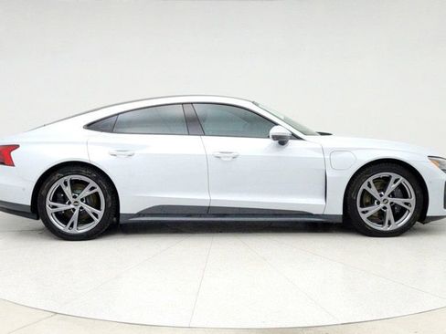 Used 2024 Audi e-tron GT Prestige w/ Prestige Package image 4
