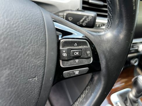 Used 2016 Volkswagen Touareg VR6 AWD/4WD image 32