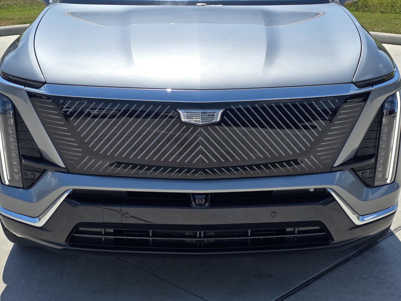 Certified 2026 Cadillac Vistiq Premium Luxury w/ LPO, Floor Liner Package AWD/4WD image 9