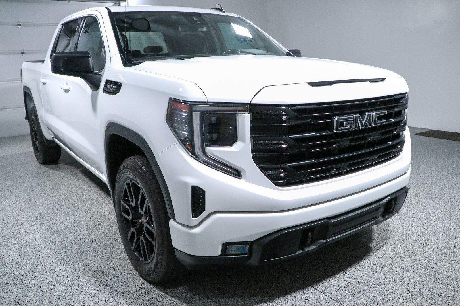 Used 2024 GMC Sierra 1500 Elevation AWD/4WD image 5
