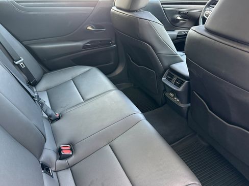 Certified 2025 Lexus ES 350 w/ Premium Package FWD image 31
