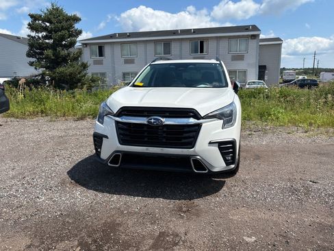 Used 2023 Subaru Ascent Touring AWD/4WD image 4