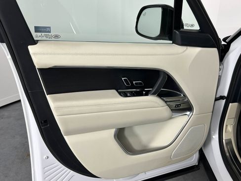 Used 2023 Land Rover Range Rover SE AWD/4WD image 9