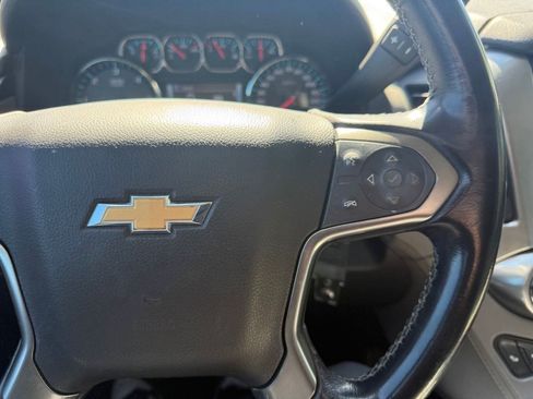 Used 2018 Chevrolet Suburban LT RWD image 20
