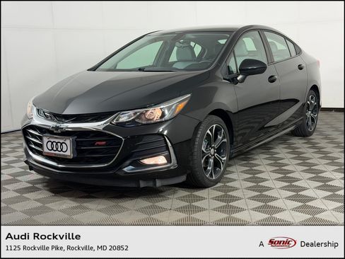 Used 2019 Chevrolet Cruze LT w/ Convenience Package FWD image 1