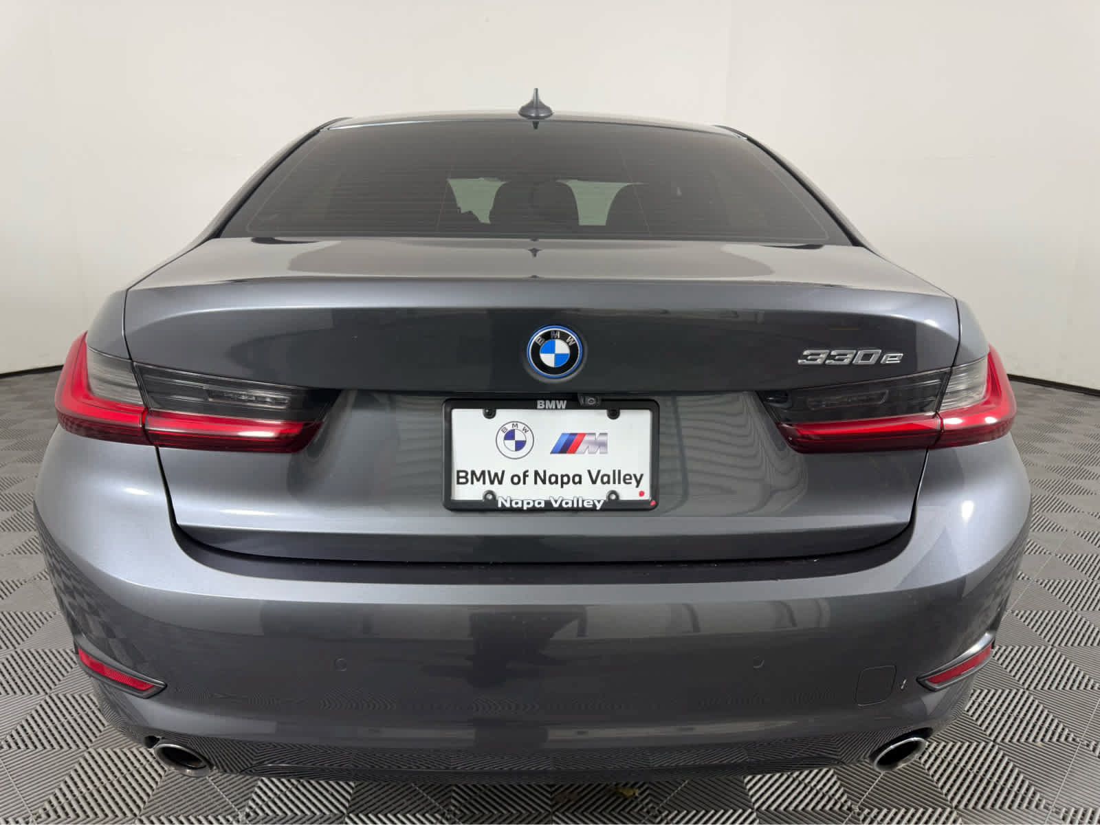 Used 2022 BMW 330e w/ Driving Assistance Package RWD image 4