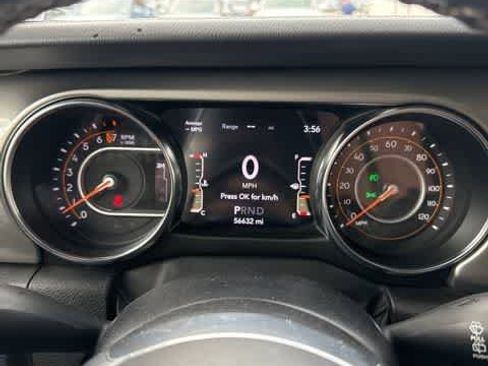 Used 2022 Jeep Wrangler Unlimited Sahara image 15