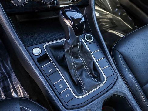 Used 2024 Volkswagen Jetta SE image 21