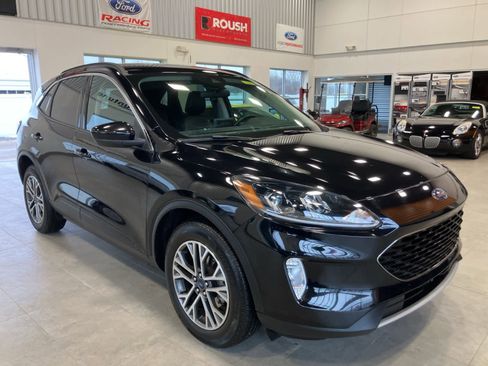 Certified 2020 Ford Escape SEL image 3