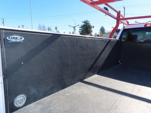 Used 2018 RAM 3500 Tradesman w/ Chrome Appearance Group image 39