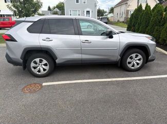 Used 2022 Toyota RAV4 LE AWD/4WD video 1