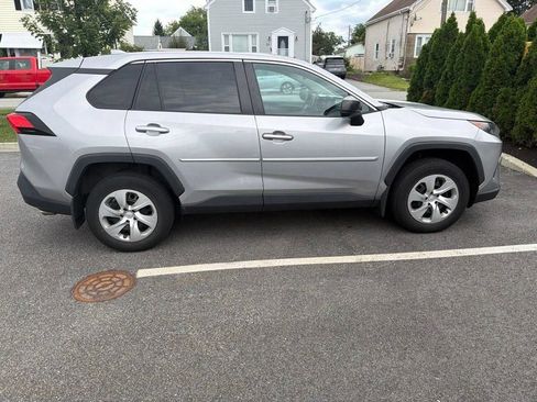 Used 2022 Toyota RAV4 LE AWD/4WD image 1