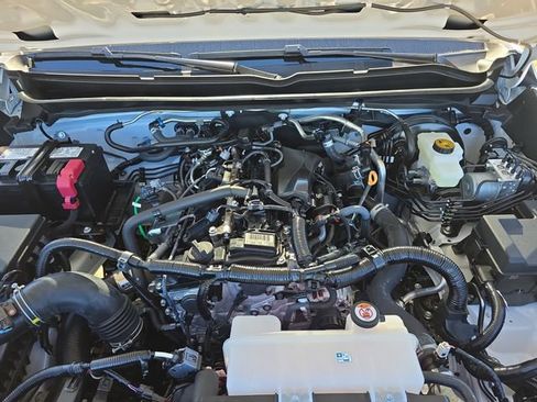 Used 2025 Toyota Tacoma SR5 image 28