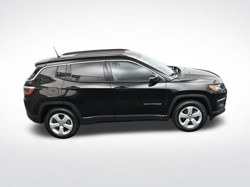 Used 2018 Jeep Compass Latitude w/ Cold Weather Group image 20