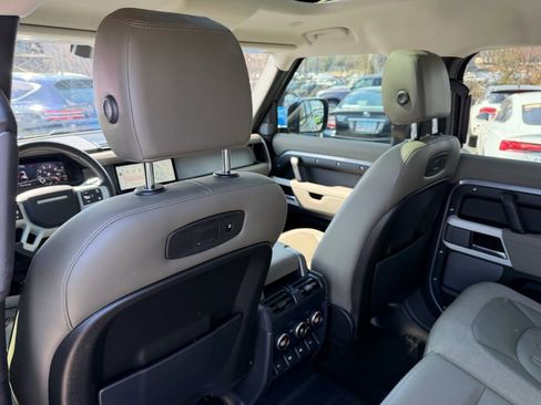 Used 2020 Land Rover Defender 110 SE image 19