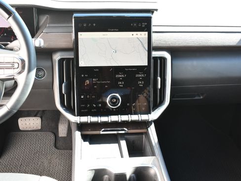 Used 2025 GMC Acadia Denali w/ Super Cruise Package image 15