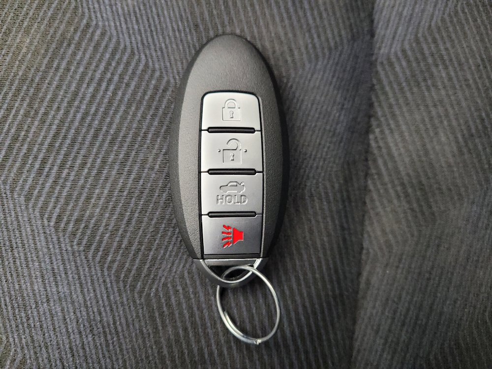 Used 2015 Nissan Rogue SV AWD/4WD image 23