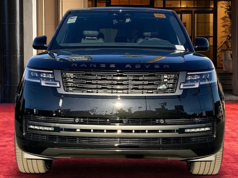 New 2026 Land Rover Range Rover SE image 2