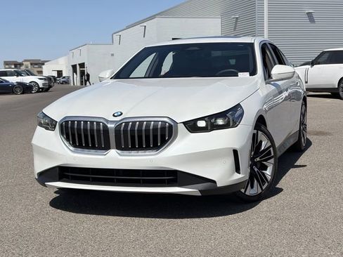 Used 2025 BMW 530i RWD image 3