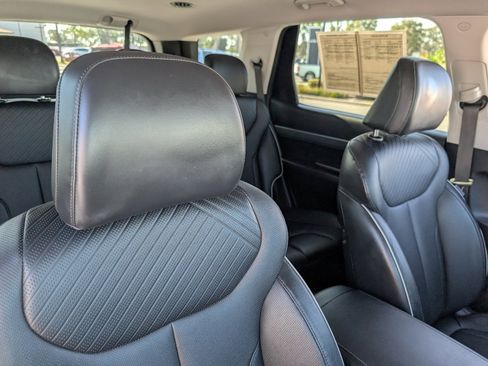 Used 2024 Hyundai Palisade SEL image 3