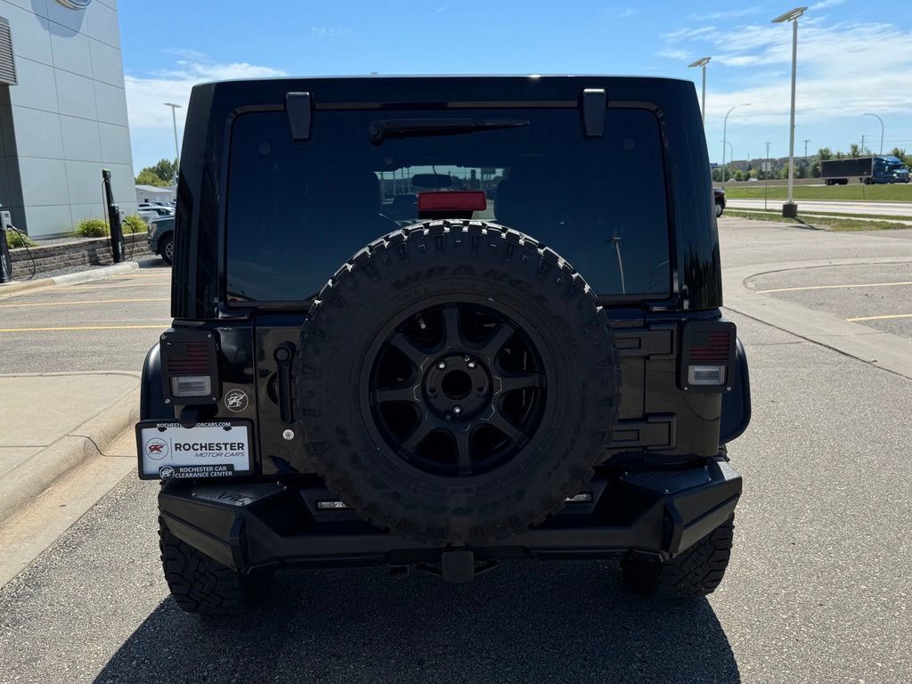 Used 2016 Jeep Wrangler Unlimited Rubicon w/ Dual Top Group AWD/4WD image 35