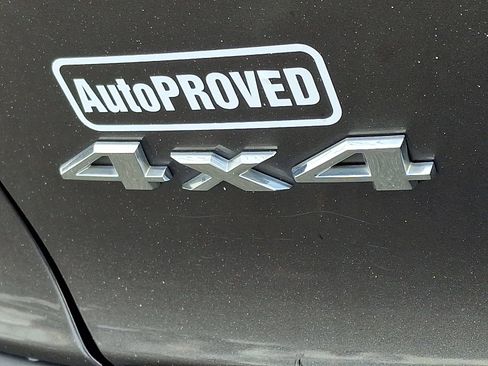 Used 2019 Jeep Cherokee Limited image 32