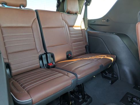 Used 2024 GMC Yukon Denali Ultimate image 27