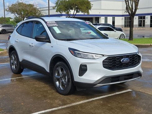 Used 2025 Ford Escape ST-Line AWD/4WD image 3