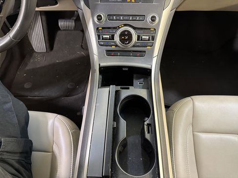 Used 2019 Lincoln MKZ Premiere image 18