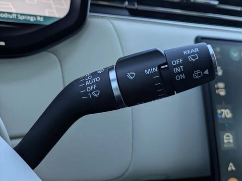 Used 2025 Land Rover Range Rover SE AWD/4WD image 8
