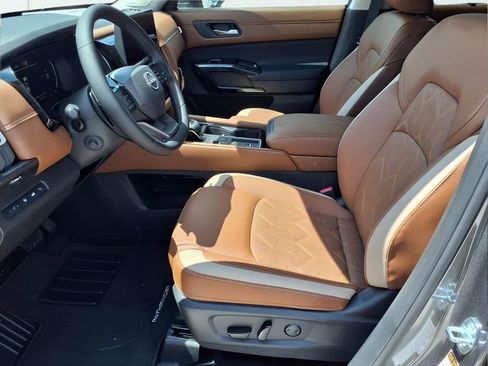 New 2026 Nissan Pathfinder Platinum w/ Cargo Package FWD image 14