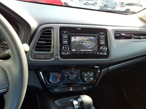 Certified 2017 Honda HR-V LX image 17