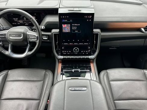 Used 2025 GMC Yukon Denali image 13