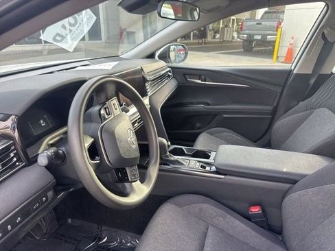 Used 2025 Toyota Camry LE FWD image 3