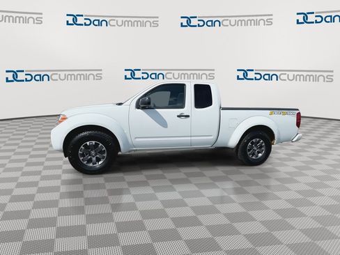 Used 2016 Nissan Frontier Desert Runner image 5