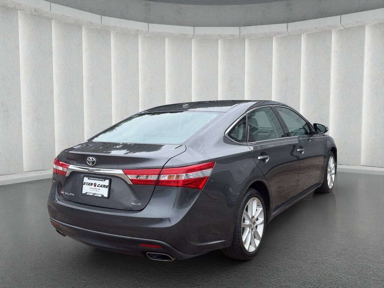 Used 2013 Toyota Avalon XLE Touring FWD image 5