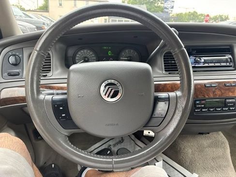 Used 2010 Mercury Grand Marquis LS RWD image 10