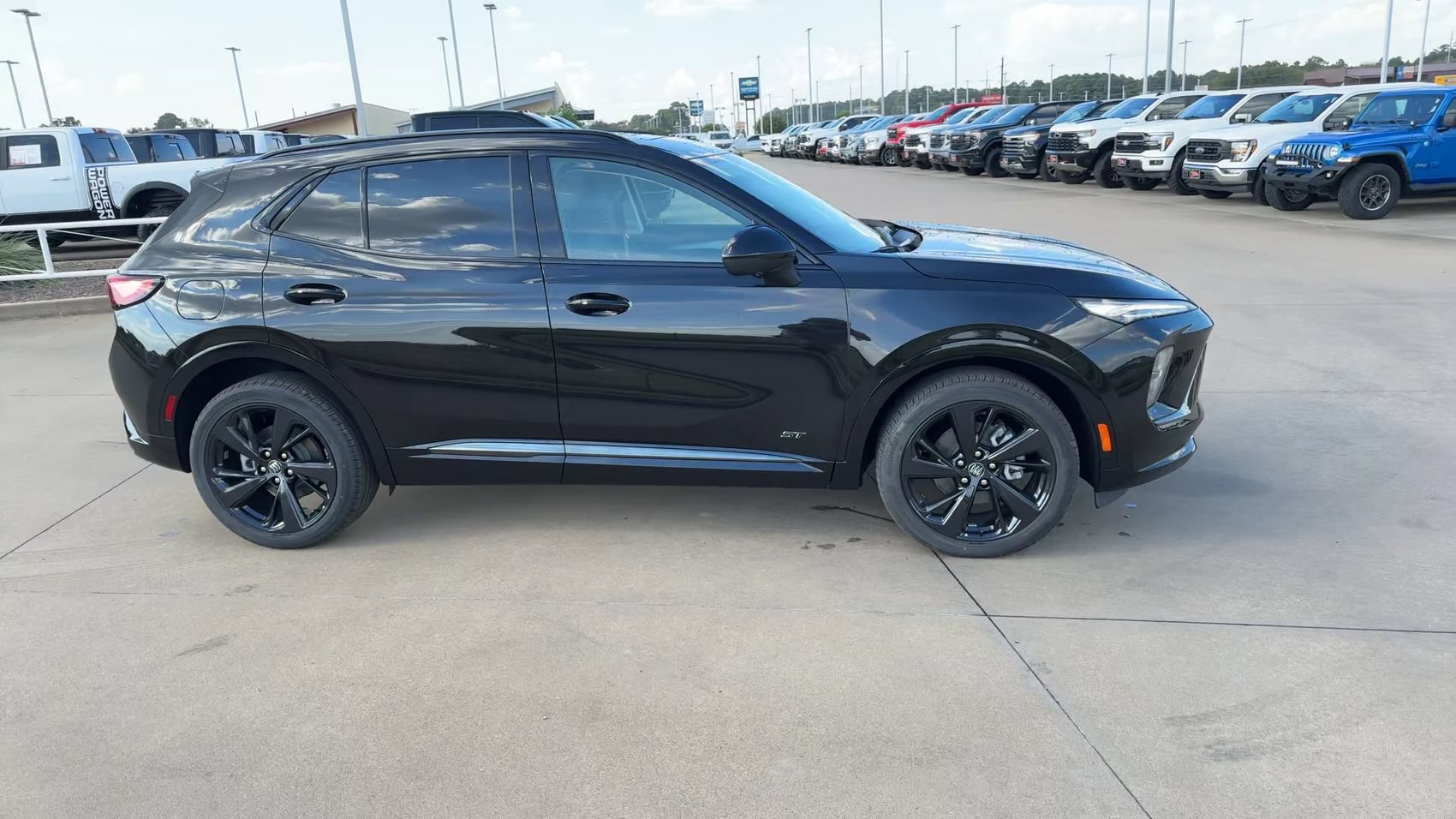 New 2026 Buick Envision Sport Touring AWD/4WD image 2