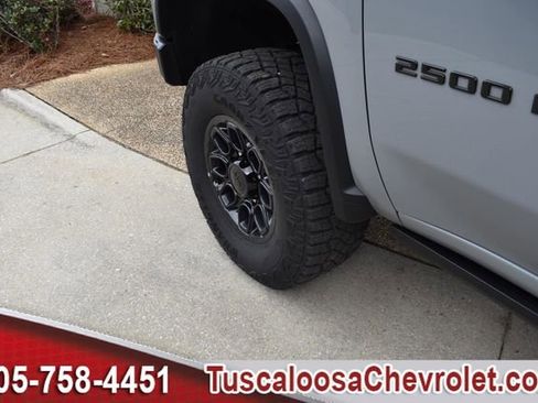 Used 2024 Chevrolet Silverado 2500 ZR2 w/ ZR2 Bison Edition image 15