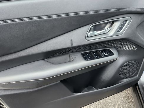 Used 2023 Nissan Ariya FWD image 28