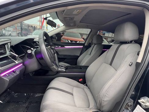 Used 2017 Honda Civic EX image 16